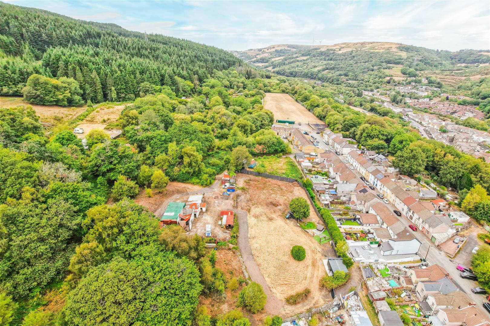 1, Landraw Road Pontypridd CF37 1EU
